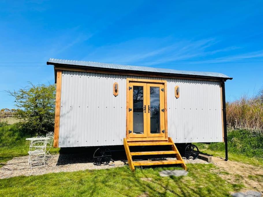 The Hut@Trefechan Wen - Coastal Coziness! Goodwick 外观 照片