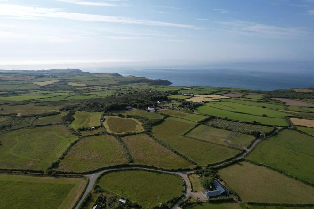 The Hut@Trefechan Wen - Coastal Coziness! Goodwick 外观 照片