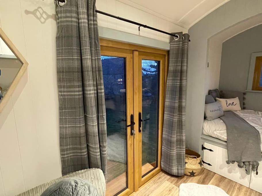 The Hut@Trefechan Wen - Coastal Coziness! Goodwick 外观 照片