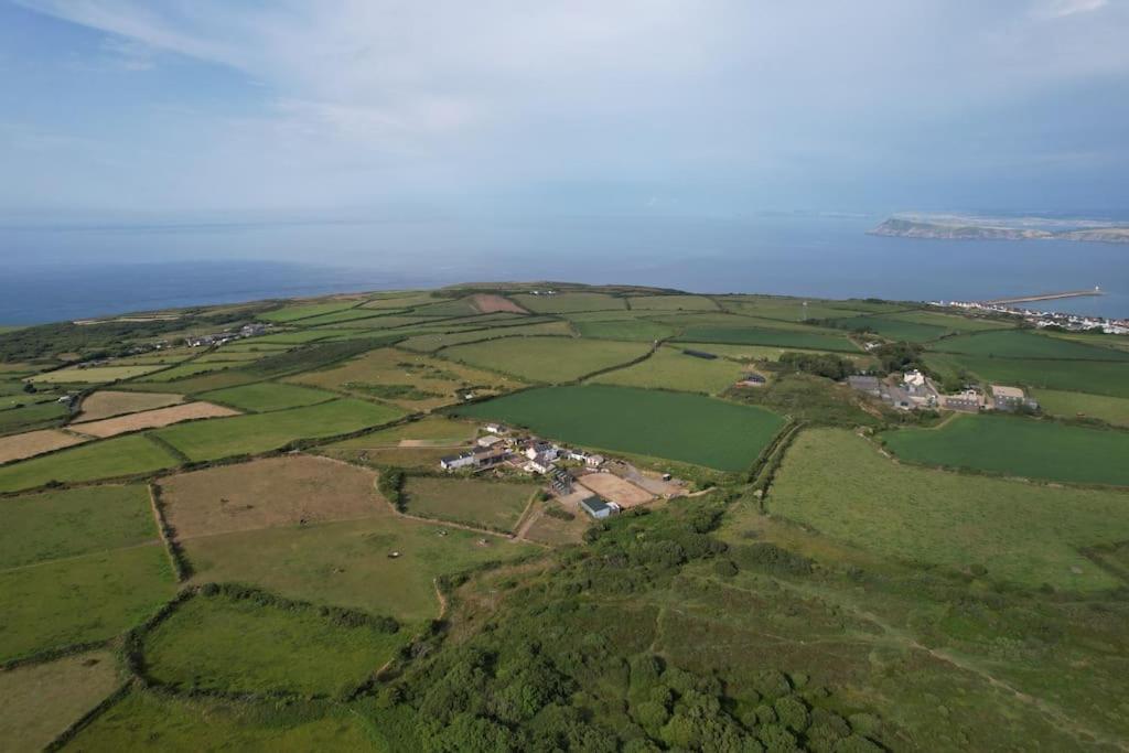 The Hut@Trefechan Wen - Coastal Coziness! Goodwick 外观 照片