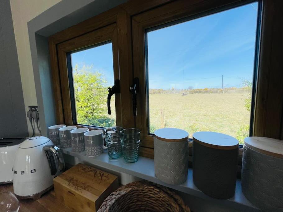 The Hut@Trefechan Wen - Coastal Coziness! Goodwick 外观 照片