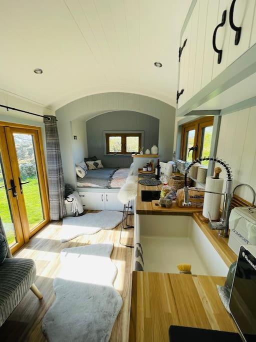 The Hut@Trefechan Wen - Coastal Coziness! Goodwick 外观 照片