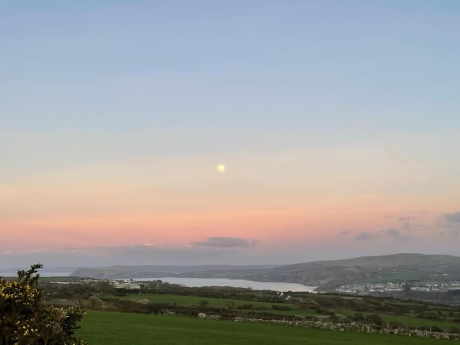 The Hut@Trefechan Wen - Coastal Coziness! Goodwick 外观 照片